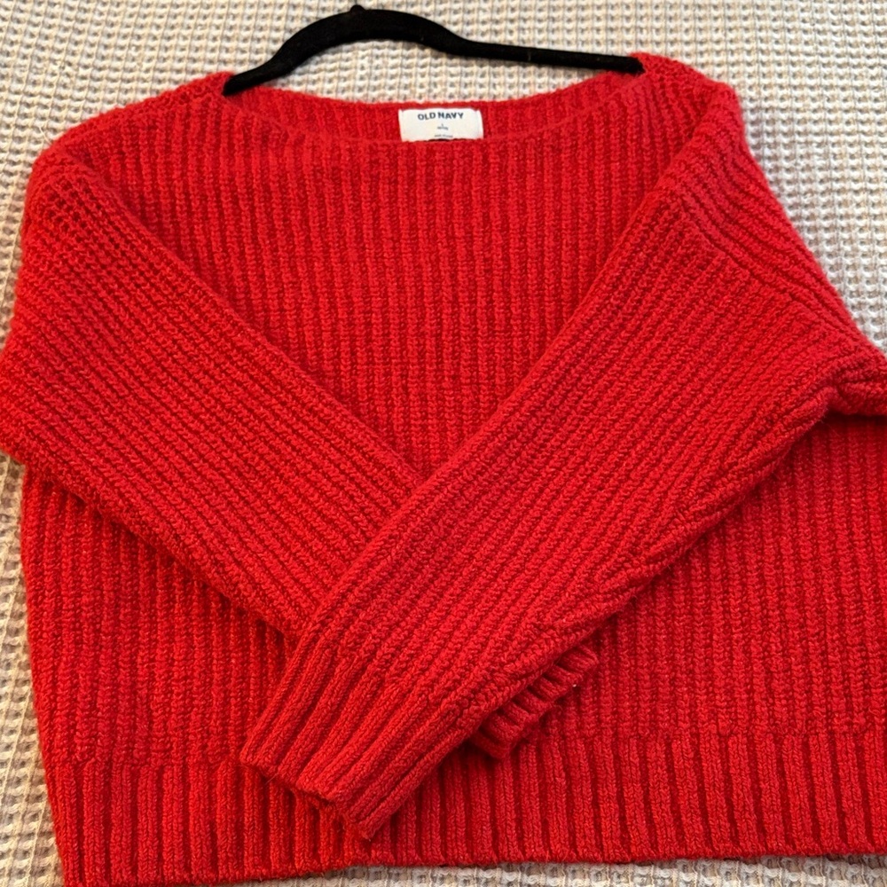 Old Navy Women's Bright Red Crew Neck Sweater